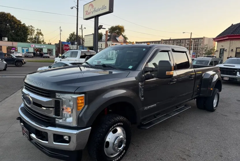 2017 Ford F-350 XL photo 1