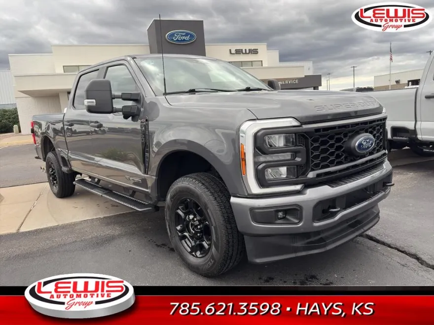 2023 Ford F-250 XL photo 1