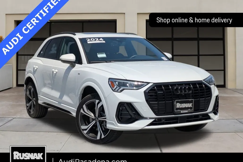2024 Audi Q3 S line Premium Plus photo 1