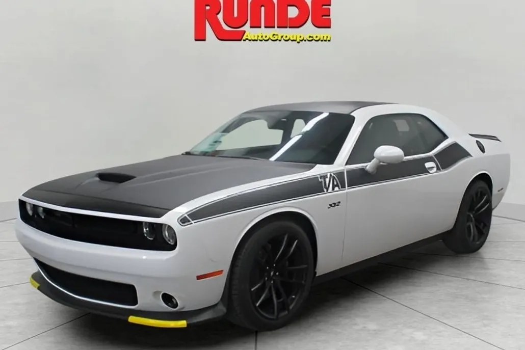 2023 Dodge Challenger R/T Scat Pack photo 1