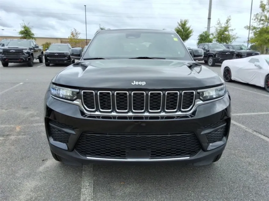 2024 Jeep Grand Cherokee Laredo photo 1