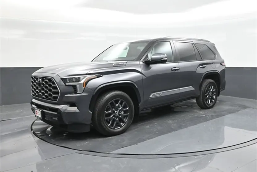 2025 Toyota Sequoia Platinum photo 1