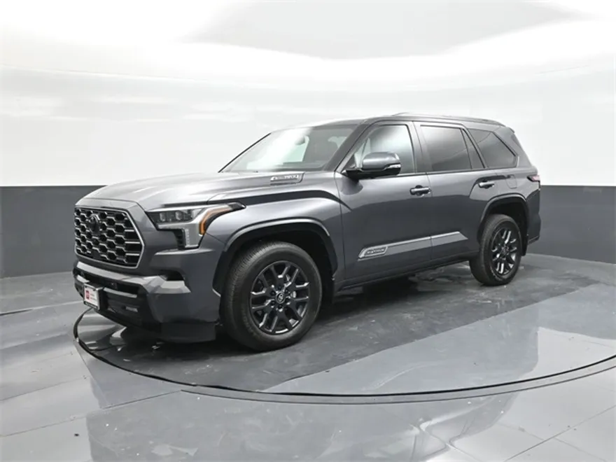 2025 Toyota Sequoia Platinum photo 1