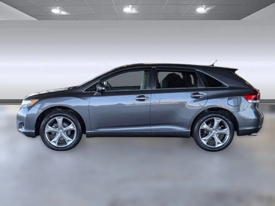 2013 Toyota Venza XLE photo 1