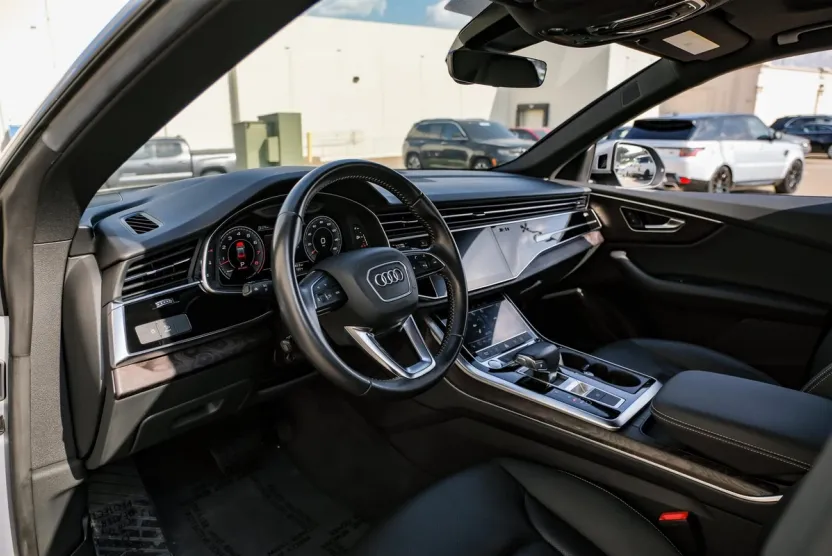 2019 Audi Q8 Premium Plus line photo 1