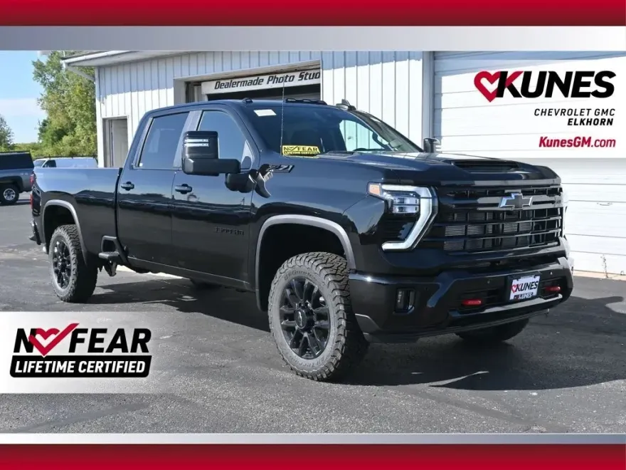 2025 Chevrolet Silverado 3500HD LT photo 1