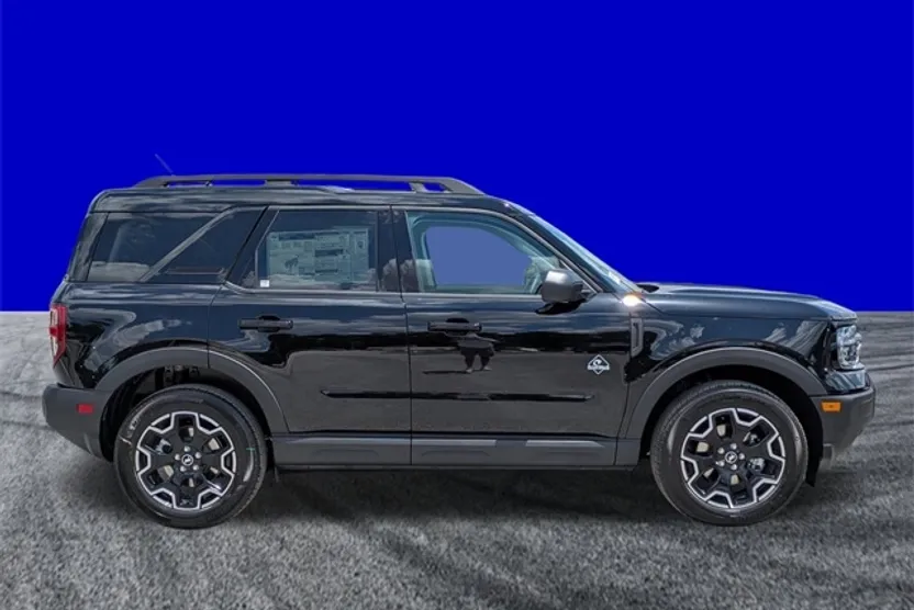 2025 Ford Bronco Sport Outer Banks photo 1