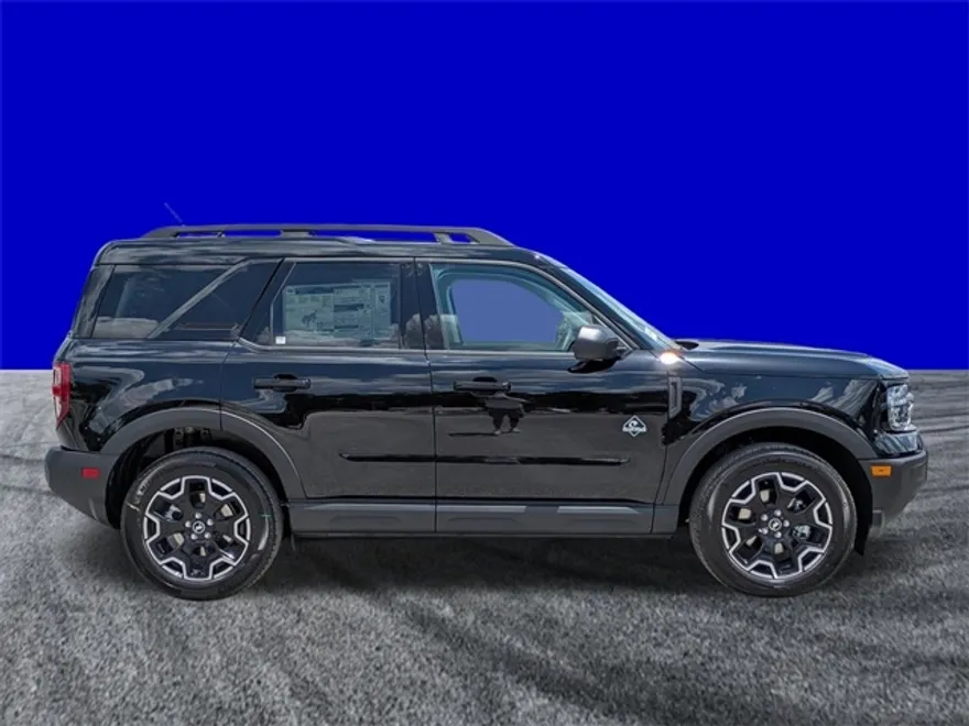 2025 Ford Bronco Sport Outer Banks photo 1