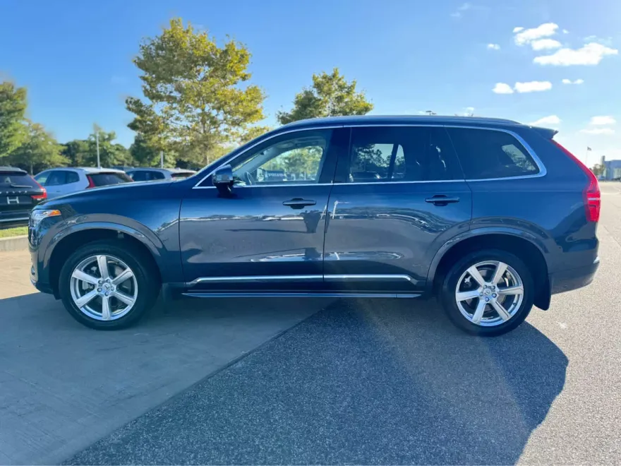 2024 Volvo XC90 B5 Core photo 1