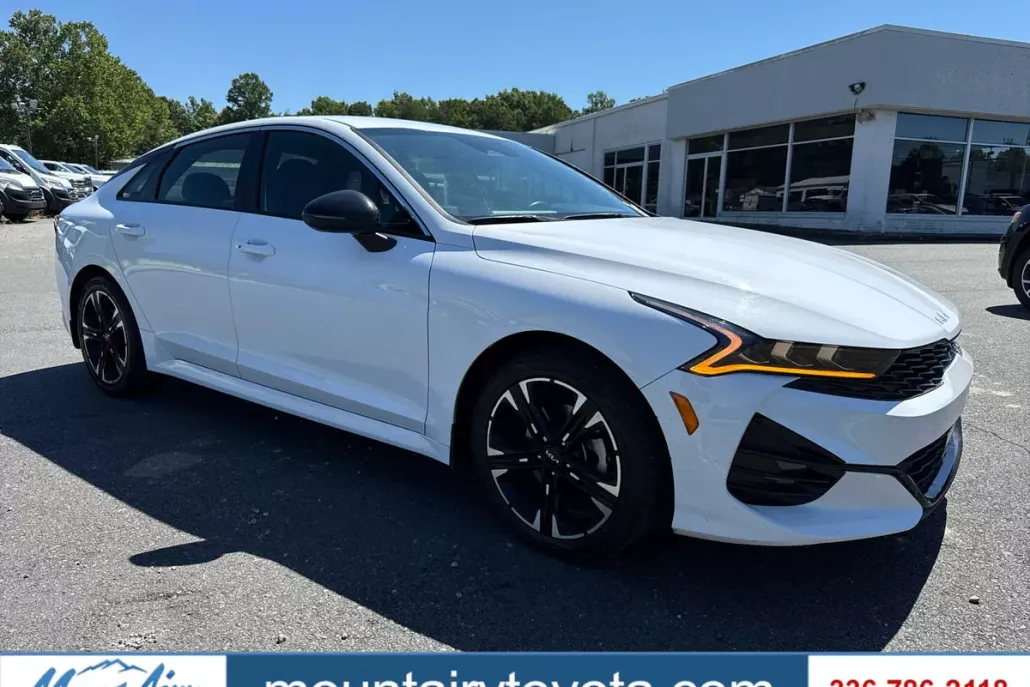 2024 Kia K5 GT-Line photo 1