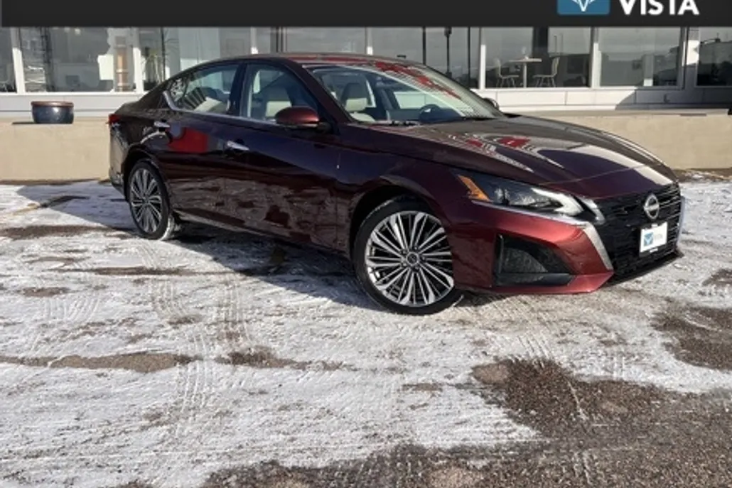 2025 Nissan Altima SL photo 1