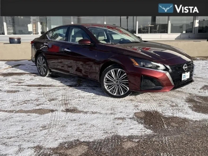 2025 Nissan Altima SL photo 1