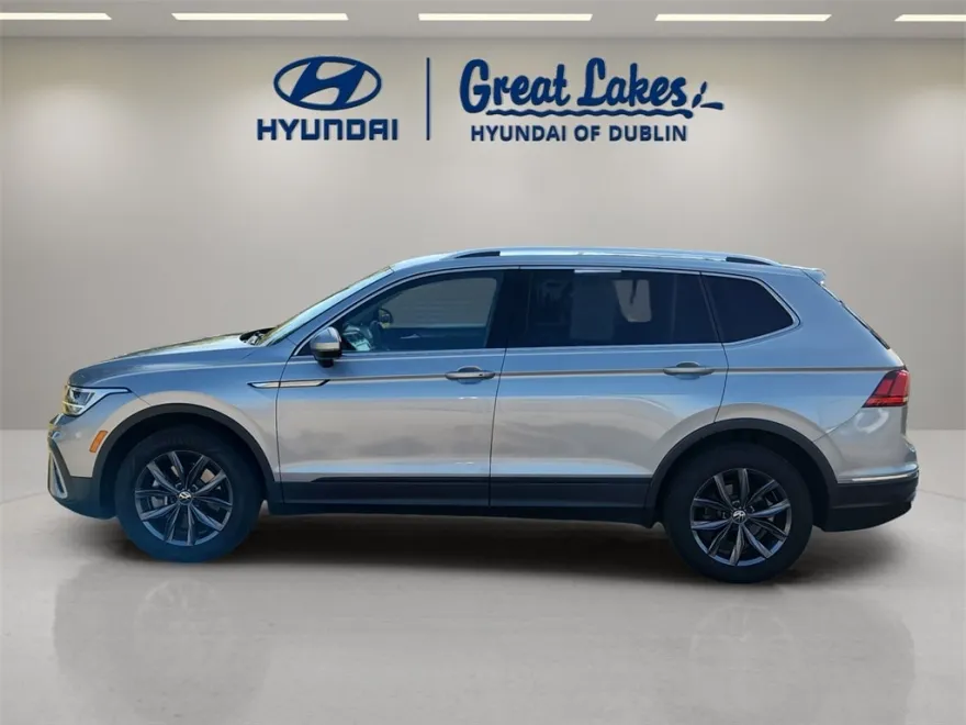 2022 Volkswagen Tiguan SE photo 1