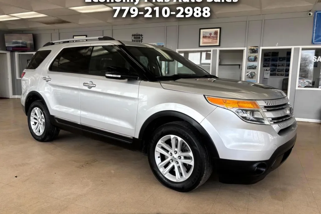 2015 Ford Explorer XLT photo 1