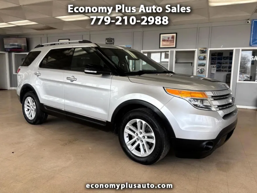 2015 Ford Explorer XLT photo 1