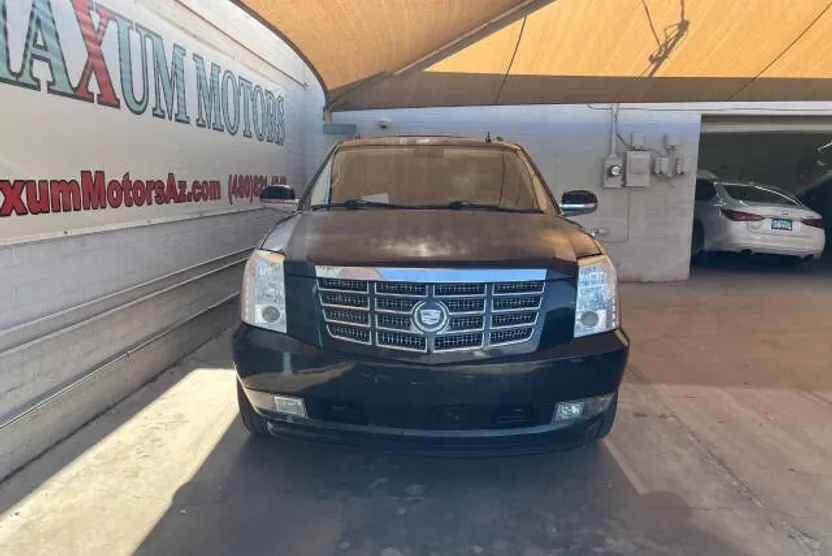 2010 Cadillac Escalade ESV Base photo 1