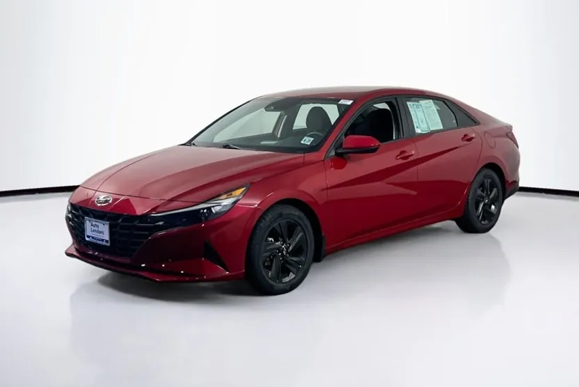 2023 Hyundai Elantra SEL photo 1