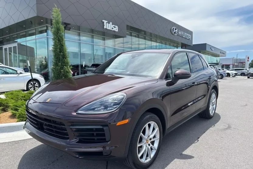 2019 Porsche Cayenne Base photo 1