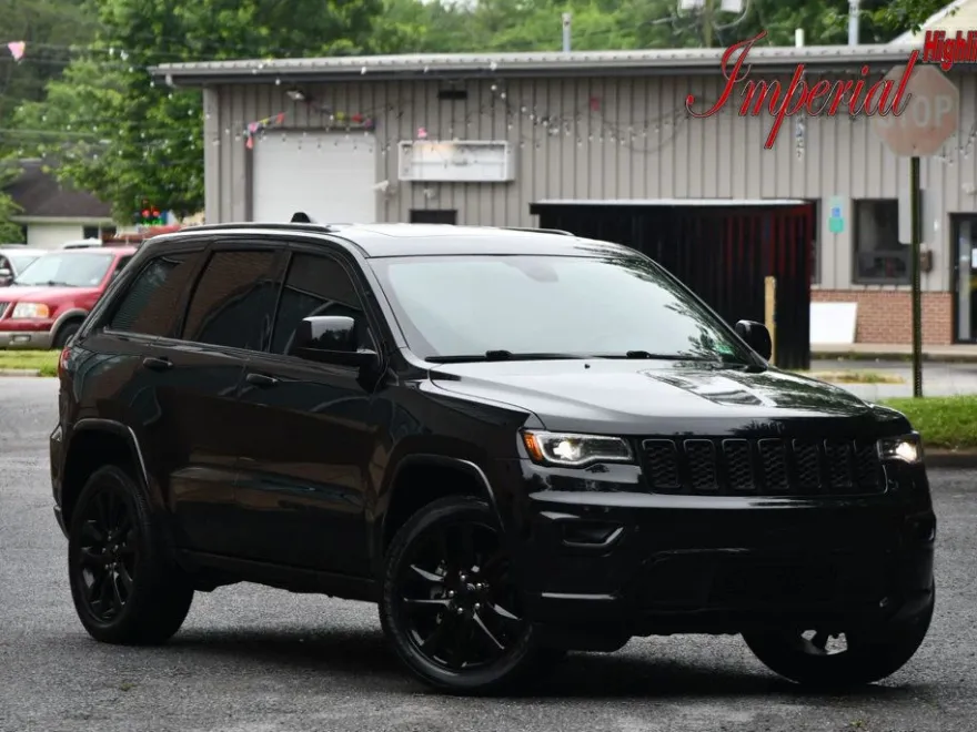 2020 Jeep Grand Cherokee Altitude photo 1