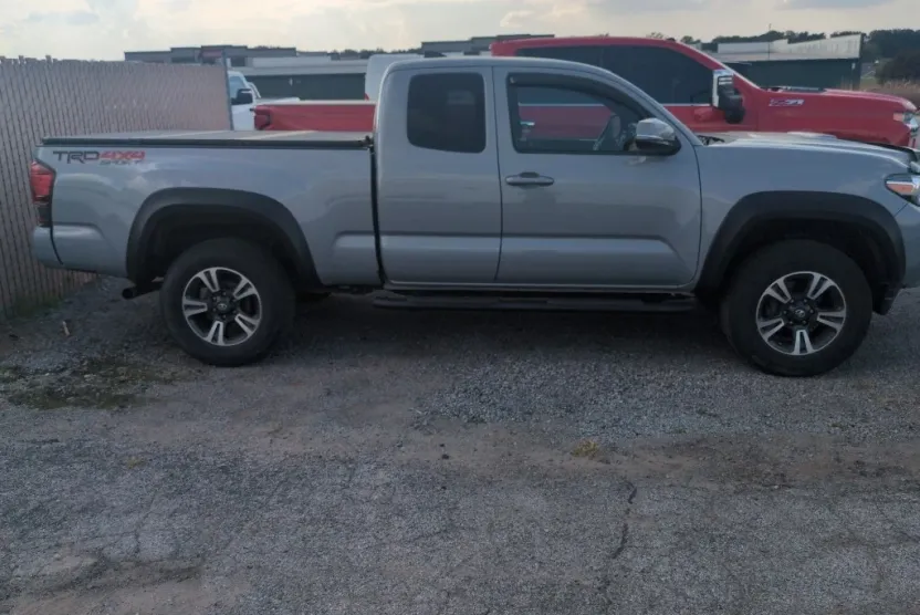 2018 Toyota Tacoma SR5 TRD Sport photo 1