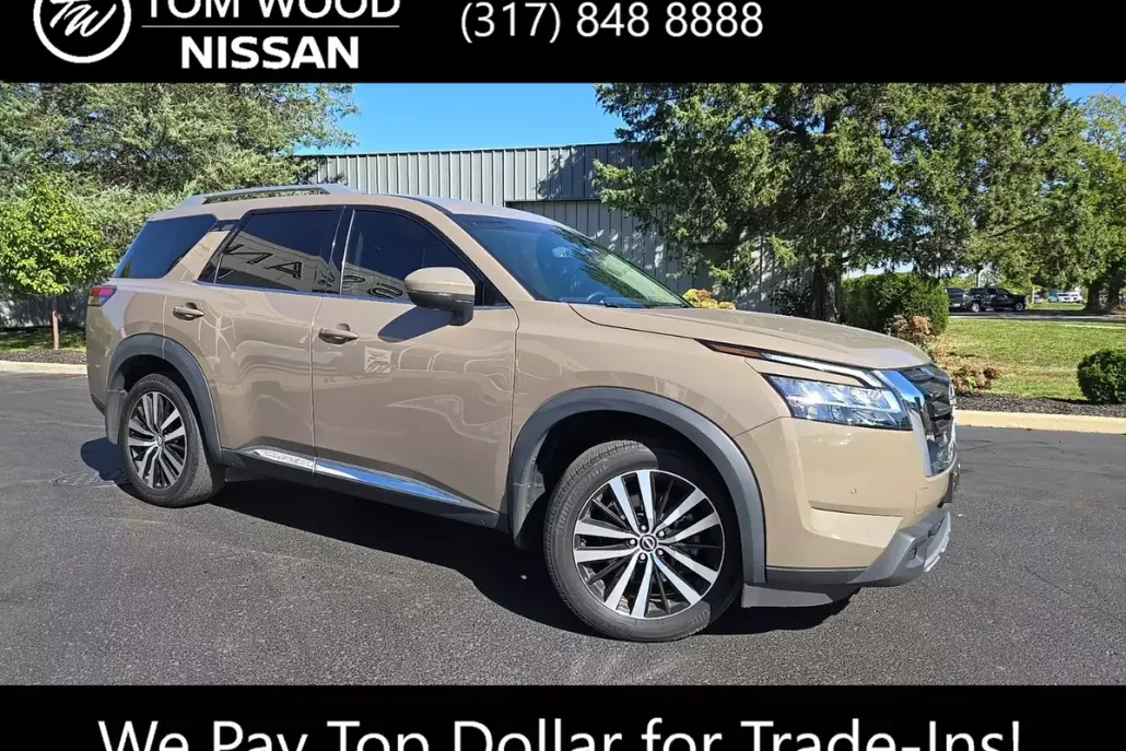 2023 Nissan Pathfinder Platinum photo 1