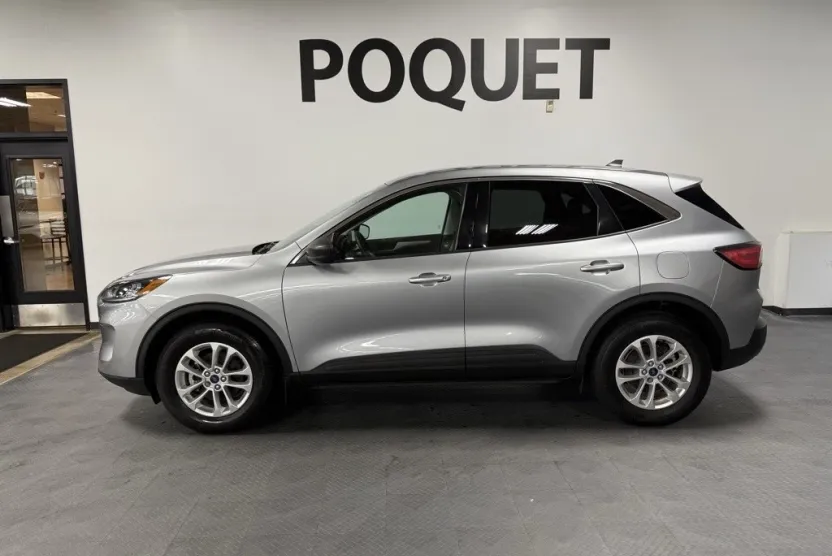 2022 Ford Escape Hybrid SE photo 1