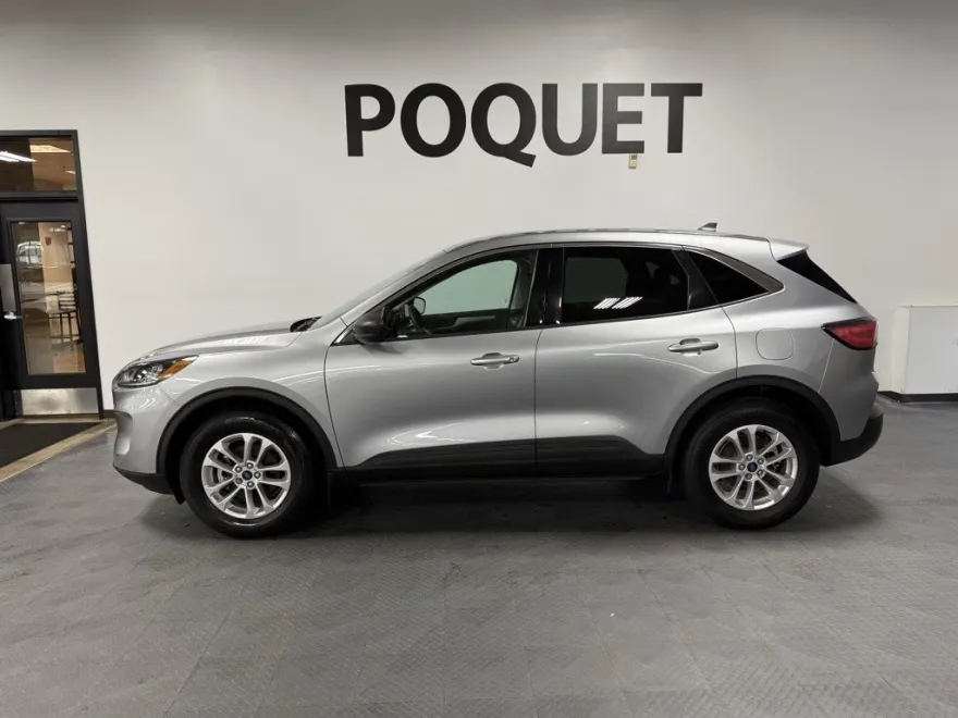 2022 Ford Escape Hybrid SE photo 1