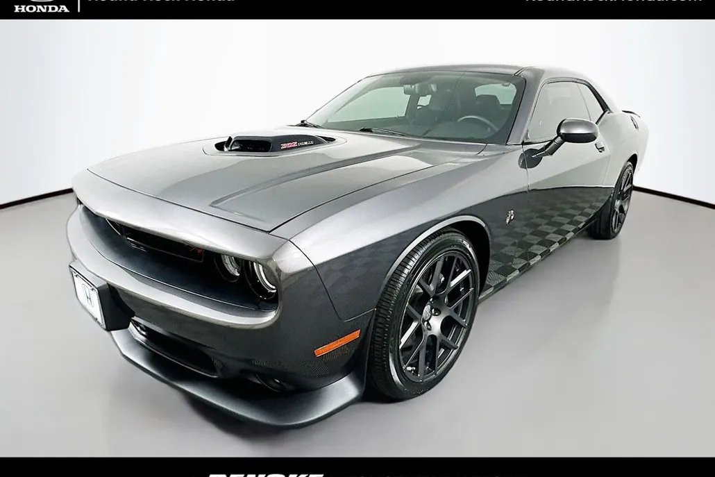 2016 Dodge Challenger R/T Scat Pack photo 1