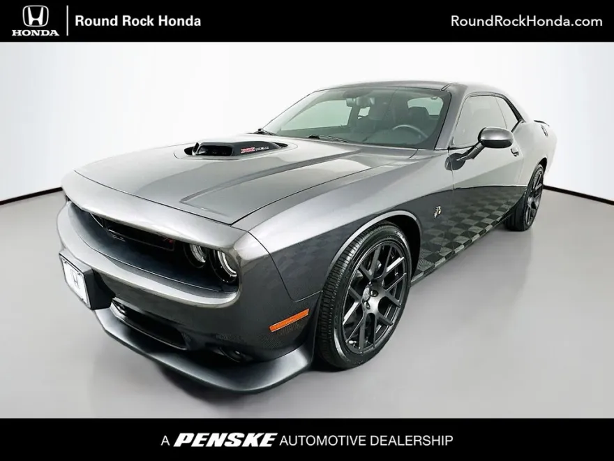 2016 Dodge Challenger R/T Scat Pack photo 1