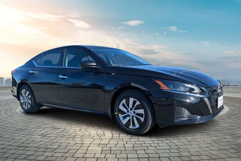 2025 Nissan Altima S photo 1