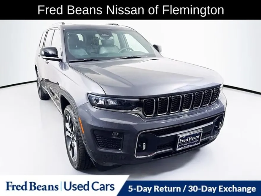 2023 Jeep Grand Cherokee Overland photo 1