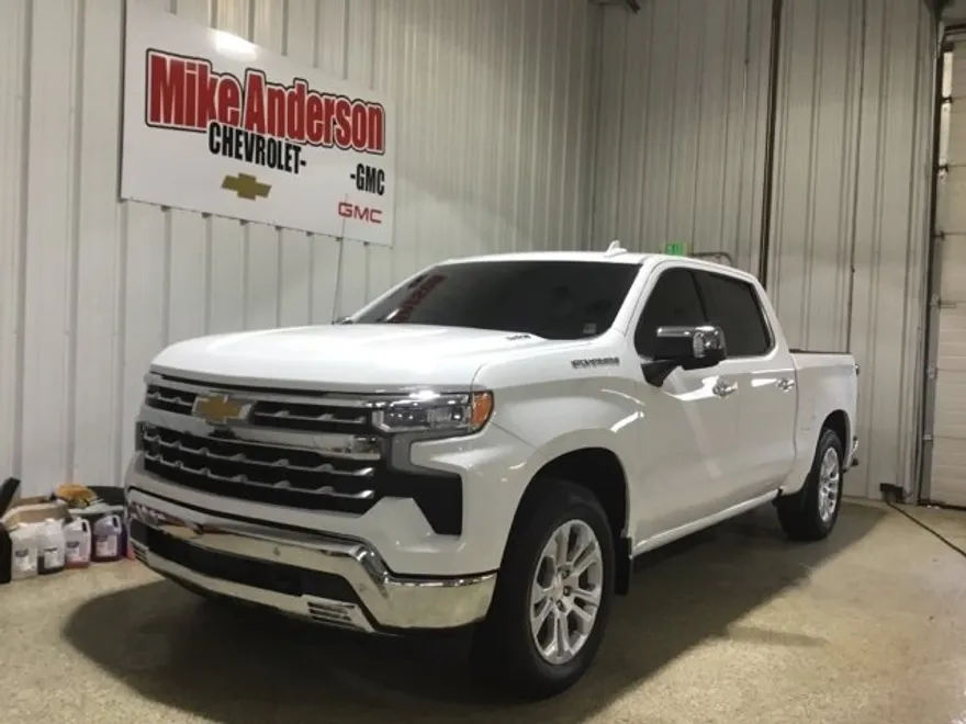 2023 Chevrolet Silverado 1500 LTZ photo 1