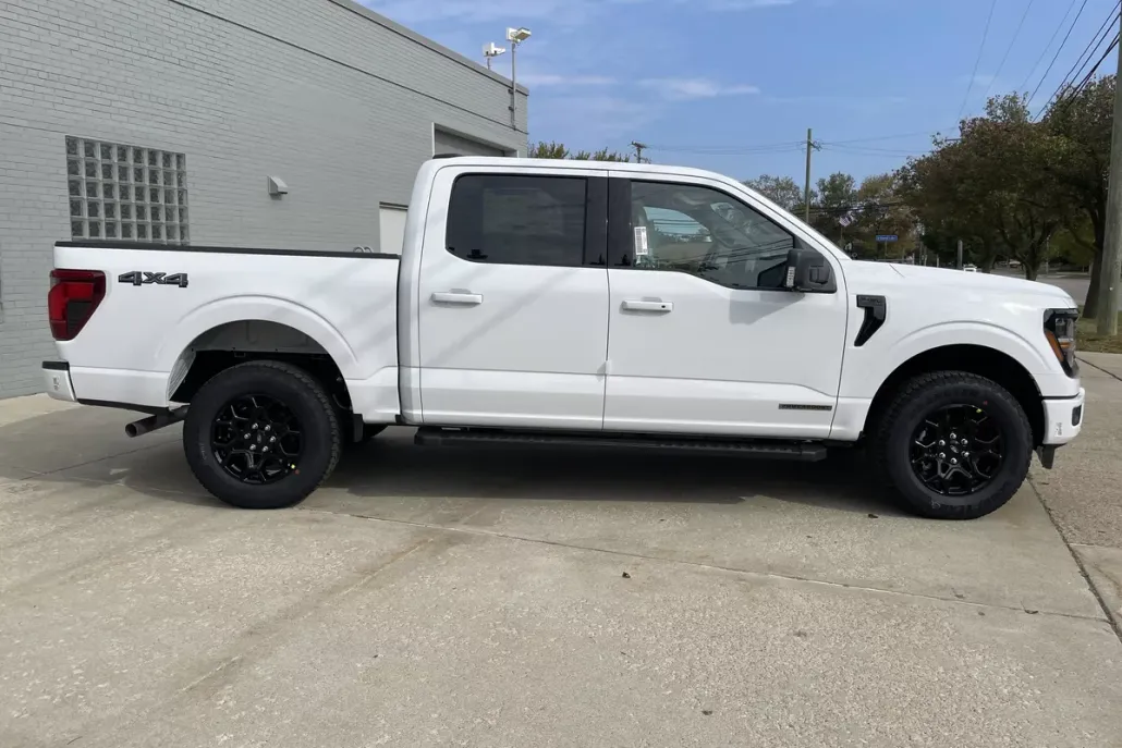 2025 Ford F-150 XLT photo 1