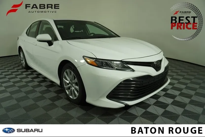 2020 Toyota Camry LE photo 1