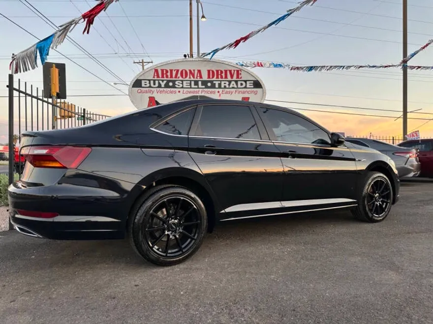 2019 Volkswagen Jetta SEL Premium photo 1