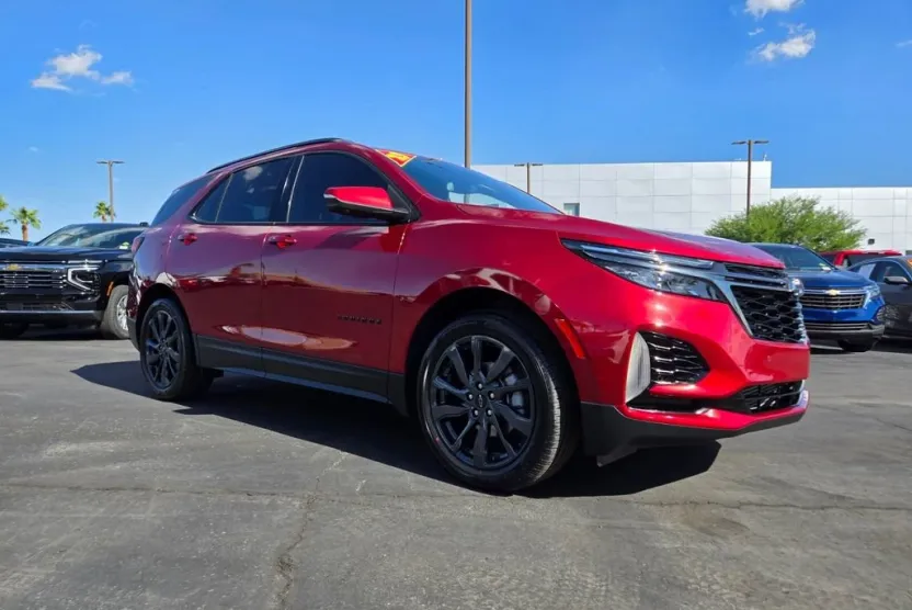 2023 Chevrolet Equinox RS photo 1