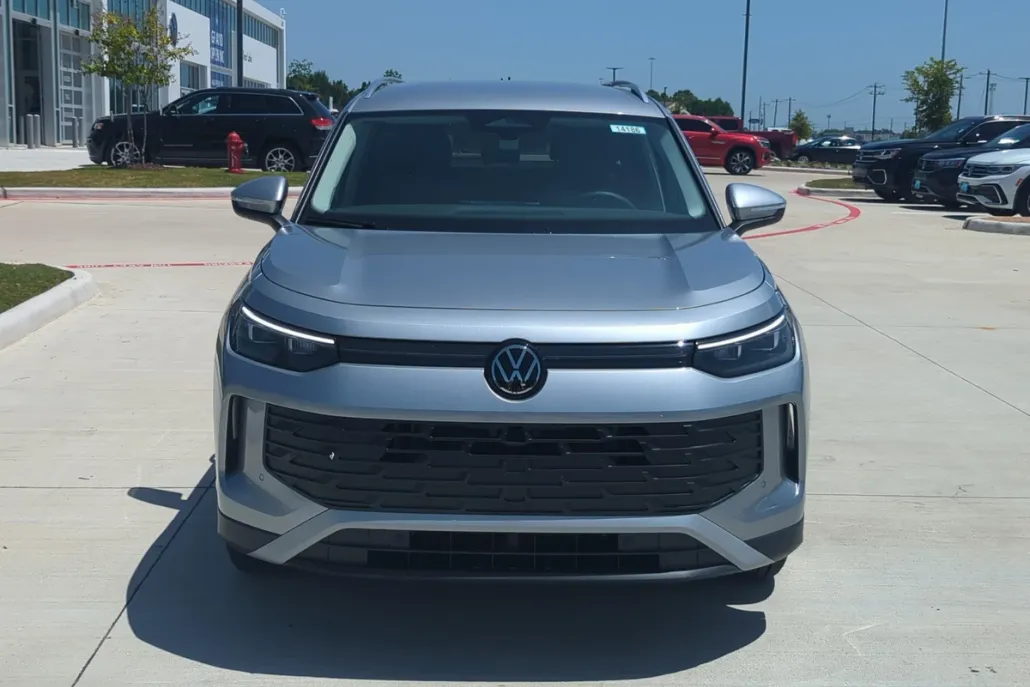 2025 Volkswagen Tiguan S photo 1