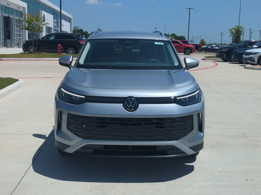 2025 Volkswagen Tiguan S photo 1