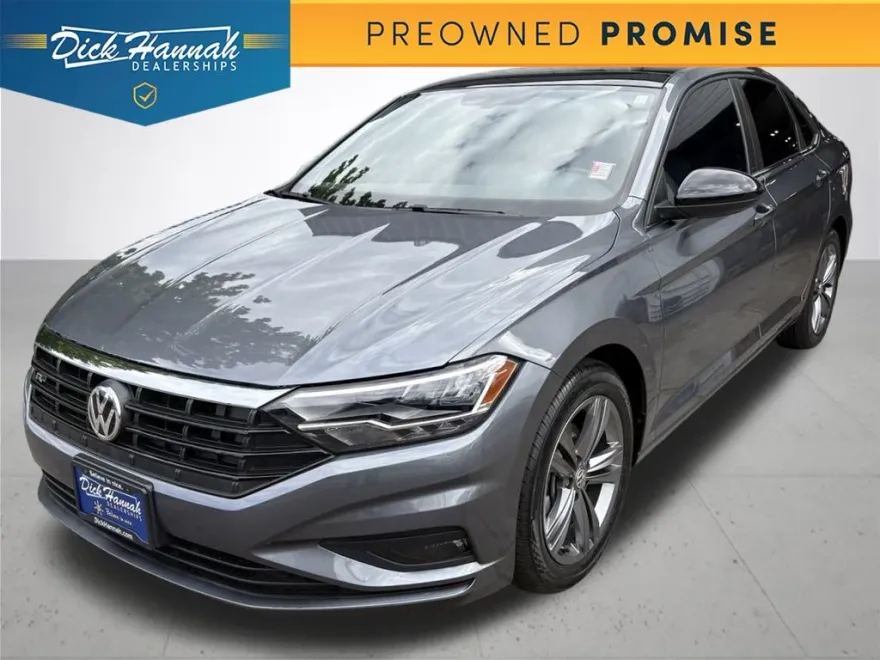 2021 Volkswagen Jetta R-Line photo 1