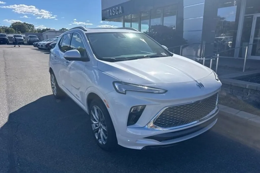 2026 Buick Encore GX Avenir photo 1