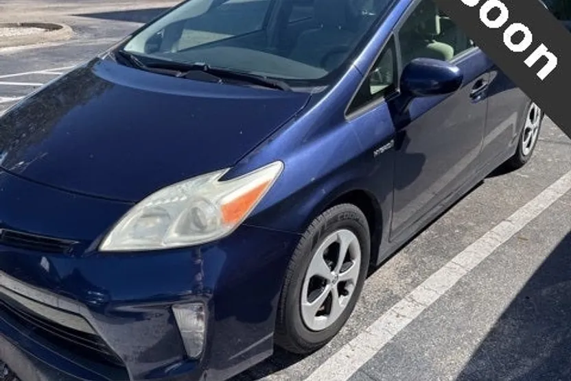 2013 Toyota Prius Two photo 1