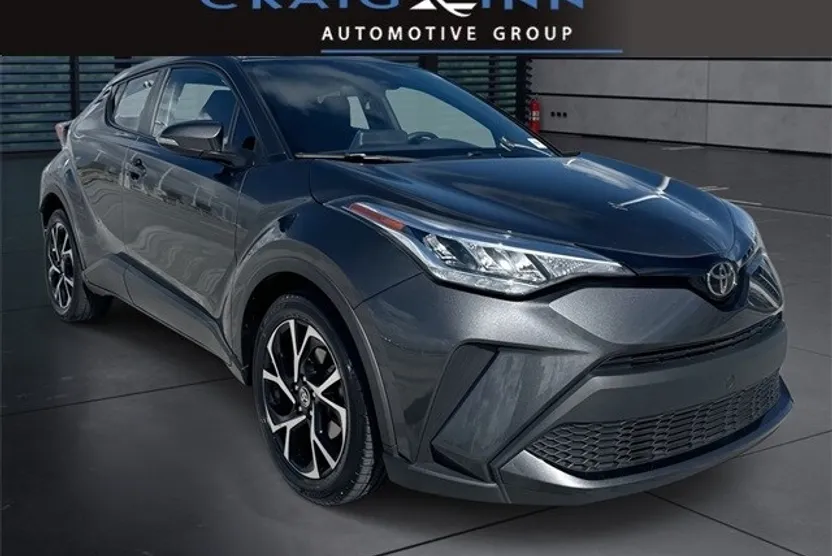 2021 Toyota C-HR XLE photo 1