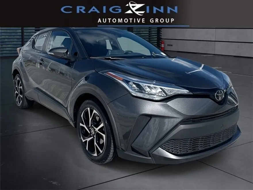 2021 Toyota C-HR XLE photo 1