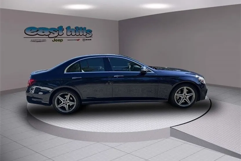 2018 Mercedes Benz E 300 photo 1