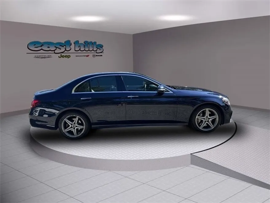 2018 Mercedes Benz E 300 photo 1