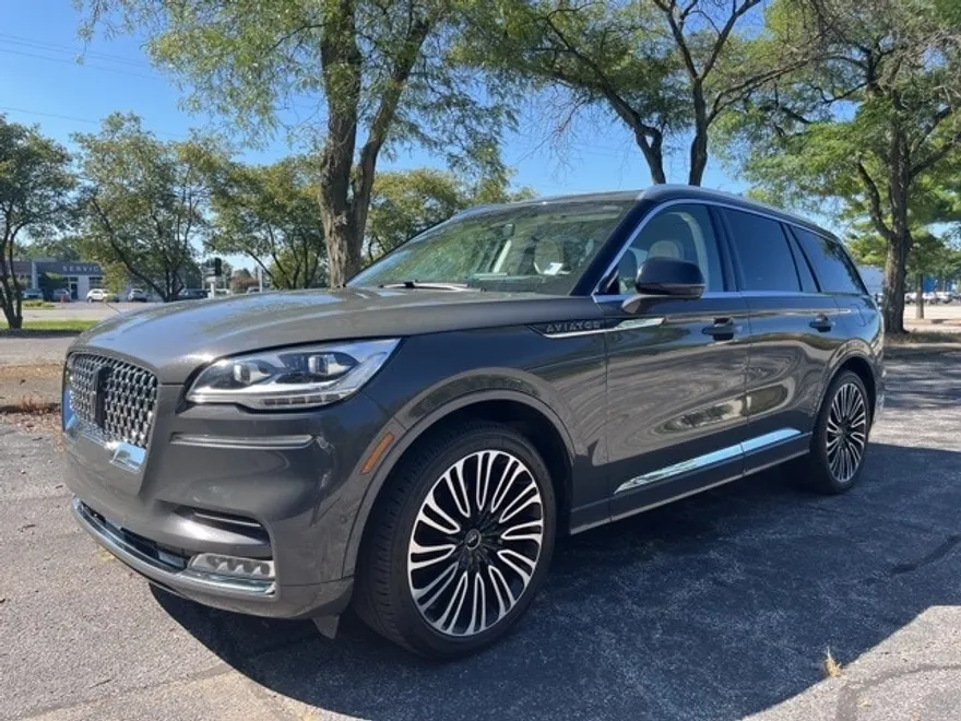 2023 Lincoln Aviator Black Label photo 1