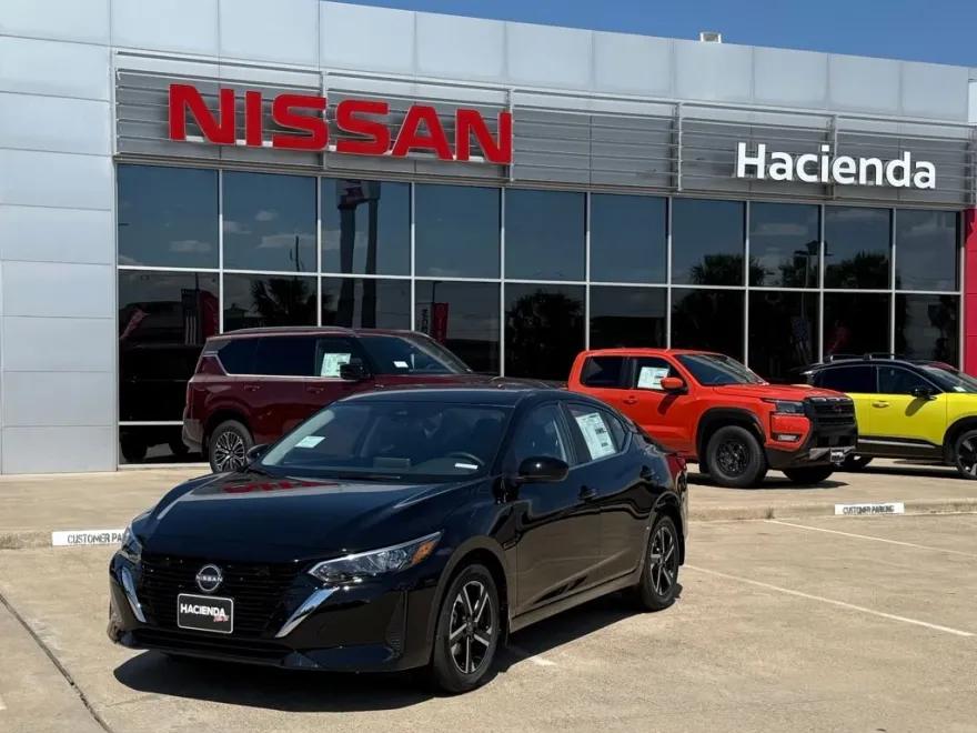 2025 Nissan Sentra SV photo 1