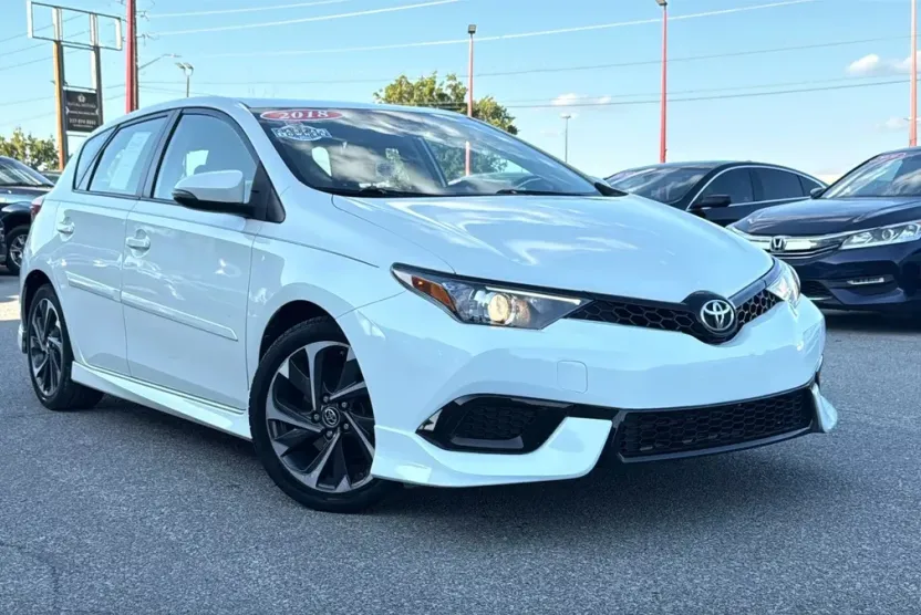2018 Toyota Corolla iM photo 1