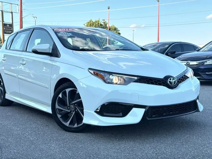 2018 Toyota Corolla iM photo 1