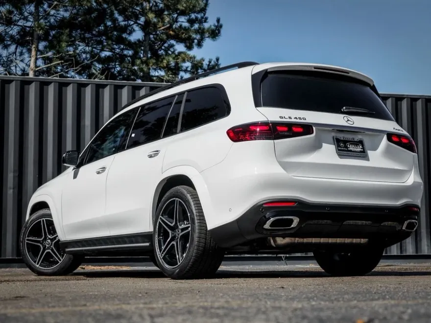 2026 Mercedes Benz GLS 450 4MATIC photo 1